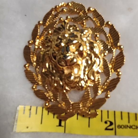 3D Gold Lion's Head Brooch - HTF - Picture 9 of 11